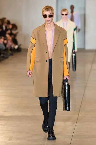 Look 39